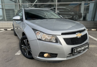 Подержанный автомобиль Chevrolet Cruze Sedan 2011 года (3 фото)