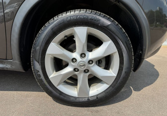 Подержанный автомобиль Nissan Juke 2012 года (12 фото)