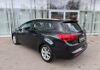 Подержанный автомобиль Kia Ceed Wagon 2014 года (7 фото)