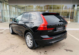Подержанный автомобиль Volvo XC60 2021 года (7 фото)