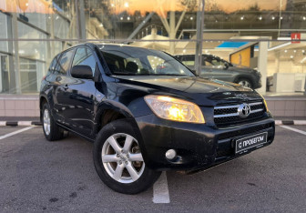 Подержанный автомобиль Toyota RAV4 2008 года (3 фото)