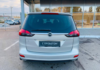 Подержанный автомобиль Opel Zafira Compactvan 2012 года (6 фото)