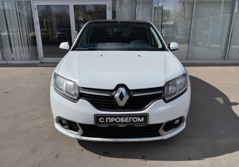 Подержанный автомобиль Renault Sandero 2014 года (2 фото)