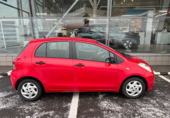 Подержанный автомобиль Toyota Yaris Hatchback 2007 года (4 фото)
