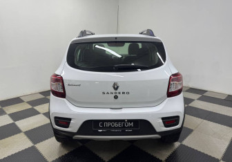 Подержанный автомобиль Renault Sandero 2019 года (6 фото)