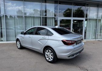 Подержанный автомобиль LADA (ВАЗ) Vesta Sedan 2023 года (7 фото)