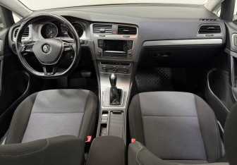 Подержанный автомобиль Volkswagen Golf Hatchback 2014 года (11 фото)