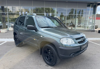 Подержанный автомобиль Chevrolet Niva 2016 года (3 фото)
