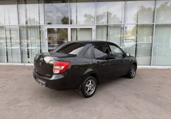 Подержанный автомобиль LADA (ВАЗ) Granta Sedan 2013 года (5 фото)