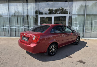 Подержанный автомобиль Chevrolet Lacetti Sedan 2008 года (5 фото)