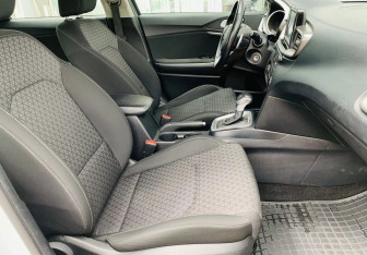 Подержанный автомобиль Kia Ceed Hatchback 2018 года (10 фото)