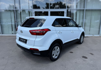 Подержанный автомобиль Hyundai Creta 2019 года (5 фото)