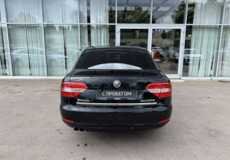 Подержанный автомобиль Skoda Superb Liftback 2013 года (6 фото)