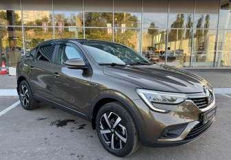 Подержанный автомобиль Renault Arkana 2019 года (3 фото)