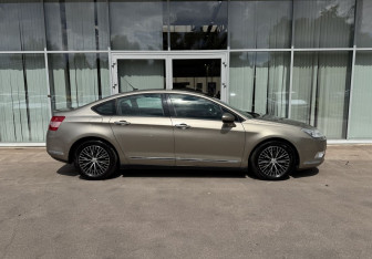 Подержанный автомобиль Citroen C5 Wagon 2008 года (4 фото)