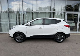 Подержанный автомобиль Hyundai ix35 2014 года (8 фото)