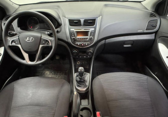 Подержанный автомобиль Hyundai Solaris Sedan 2016 года (11 фото)