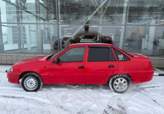 Подержанный автомобиль Daewoo Nexia Sedan 2011 года (8 фото)