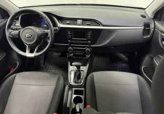 Подержанный автомобиль Kia Rio Hatchback 2020 года (10 фото)