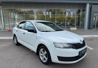 Подержанный автомобиль Skoda Rapid Liftback 2016 года (3 фото)
