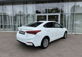 Подержанный автомобиль Hyundai Solaris Sedan 2019 года (5 фото)