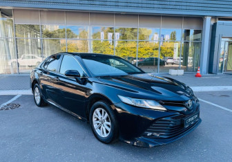 Подержанный автомобиль Toyota Camry Sedan 2019 года (3 фото)
