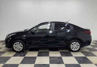 Подержанный автомобиль Kia Rio Sedan 2017 года (8 фото)