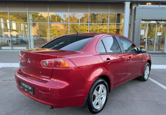 Подержанный автомобиль Mitsubishi Lancer Sedan 2008 года (6 фото)