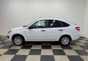 Подержанный автомобиль LADA (ВАЗ) Granta Liftback 2016 года (8 фото)