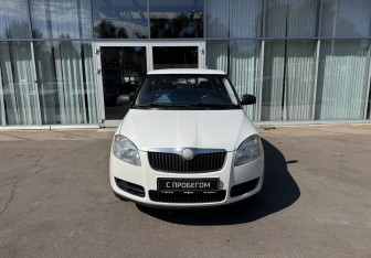 Подержанный автомобиль Skoda Fabia Hatchback 2007 года (2 фото)