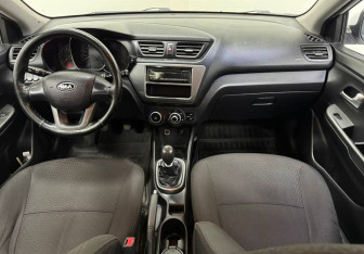 Подержанный автомобиль Kia Rio Sedan 2012 года (10 фото)