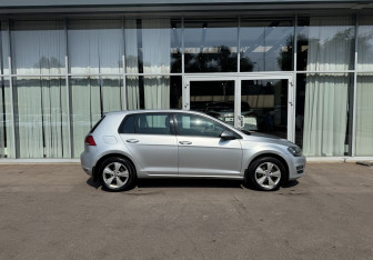 Подержанный автомобиль Volkswagen Golf Hatchback 2013 года (4 фото)