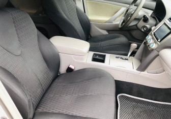 Подержанный автомобиль Toyota Camry Sedan 2011 года (9 фото)