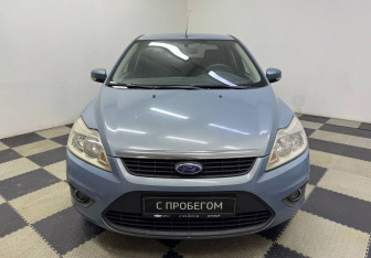 Подержанный автомобиль Ford Focus Sedan 2010 года (2 фото)