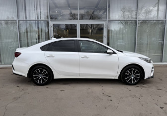 Подержанный автомобиль Kia Cerato Sedan 2020 года (4 фото)