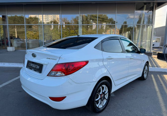 Подержанный автомобиль Hyundai Solaris Sedan 2014 года (5 фото)