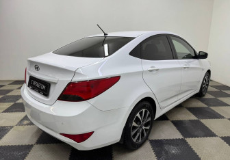 Подержанный автомобиль Hyundai Solaris Sedan 2014 года (5 фото)