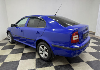 Подержанный автомобиль Skoda Octavia Liftback 2006 года (7 фото)