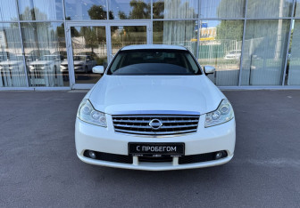 Подержанный автомобиль Nissan Fuga 2005 года (2 фото)
