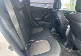 Подержанный автомобиль Hyundai ix35 2014 года (11 фото)