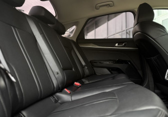 Подержанный автомобиль Kia K5 2021 года (11 фото)