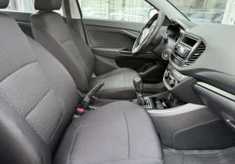 Подержанный автомобиль LADA (ВАЗ) Vesta Sedan 2018 года (10 фото)