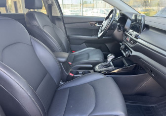 Подержанный автомобиль Kia Cerato Sedan 2018 года (10 фото)