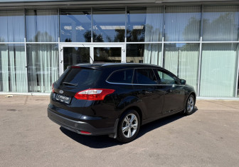 Подержанный автомобиль Ford Focus Wagon 2012 года (5 фото)