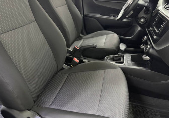 Подержанный автомобиль Kia Rio Hatchback 2020 года (9 фото)