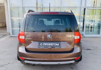 Подержанный автомобиль Skoda Yeti 2014 года (6 фото)
