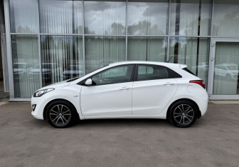 Подержанный автомобиль Hyundai i30 Hatchback 2012 года (8 фото)
