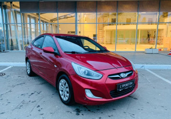 Подержанный автомобиль Hyundai Solaris Sedan 2014 года (3 фото)