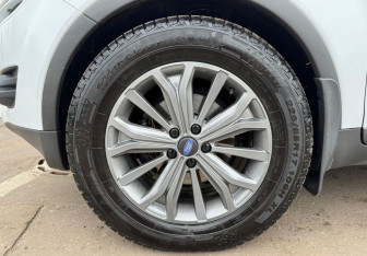 Подержанный автомобиль Ford Kuga 2010 года (12 фото)