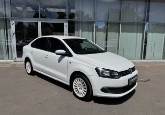 Подержанный автомобиль Volkswagen Polo Sedan 2011 года (3 фото)